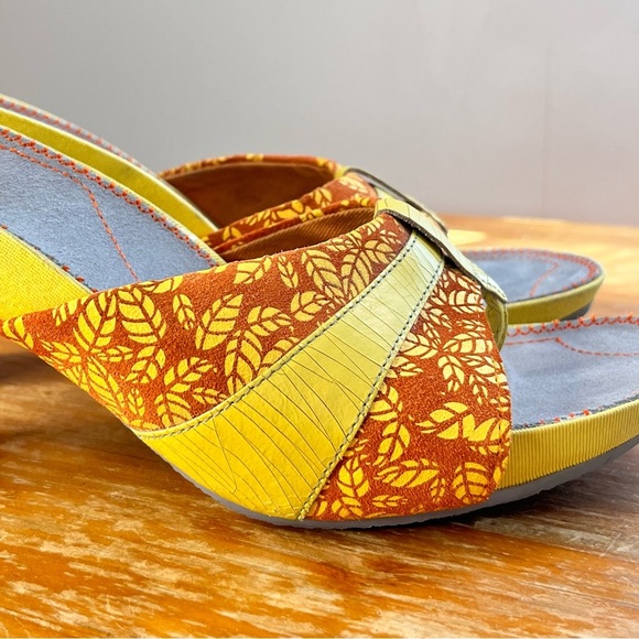 Diesel VINTAGE 90’s Printed Leather Thong Sandals - Picture 9 of 16